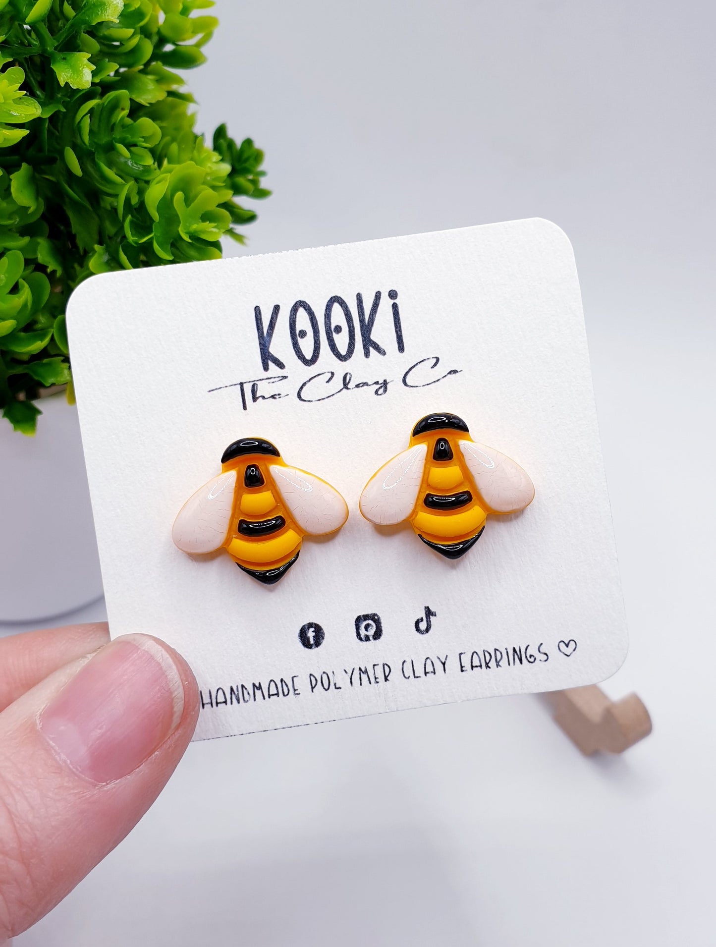 Bumblebee Studs